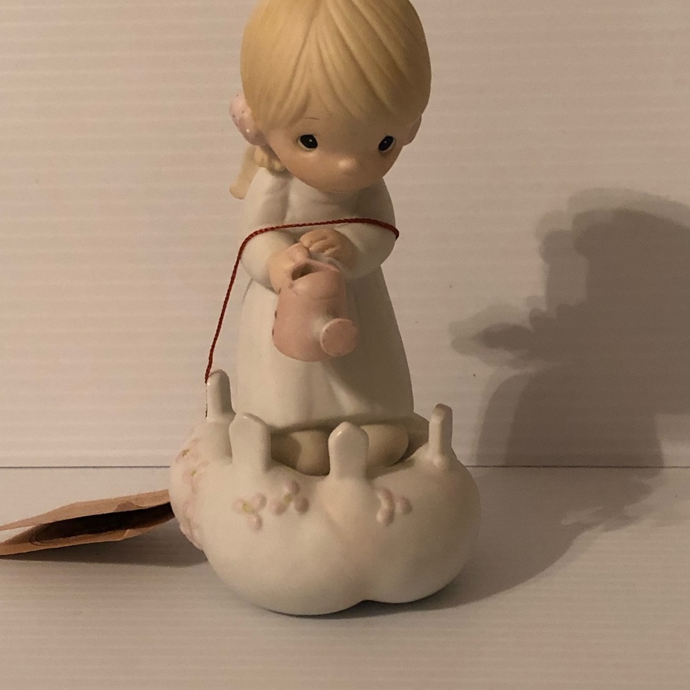 Precious Moments Sending you a rainbow figurine - Picture 2 of 8